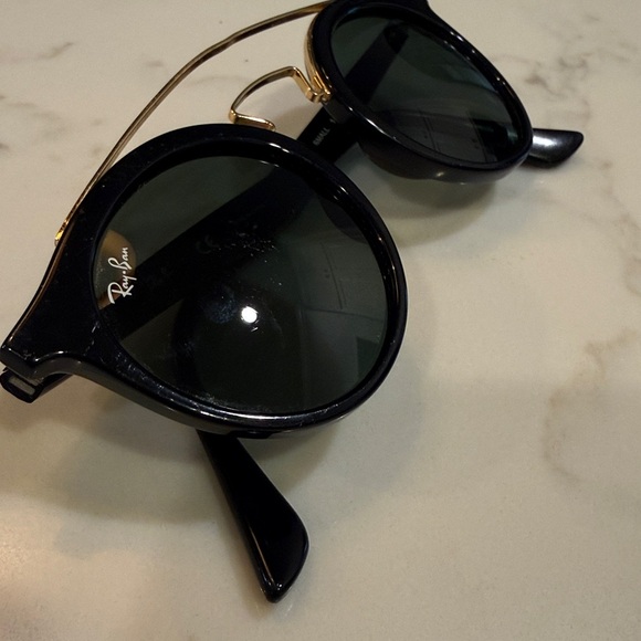 Ray-Ban’s - Picture 4 of 4